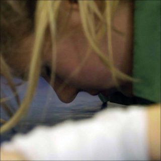 Sarah Trouche (Cie Winter Story in the Wild Jungle) et Wynn Holmes (Cie Lo Fi Dance Theory), Vertical Strike. Je ne peux pas rester silencieuse, acte II, 2018-2019