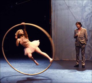 Élise Vigier et Frédérique Loliée (Cie les Lucioles), Kafka dans les villes, 2018