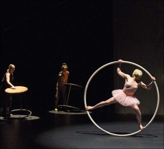 Élise Vigier et Frédérique Loliée (Cie les Lucioles), Kafka dans les villes, 2018