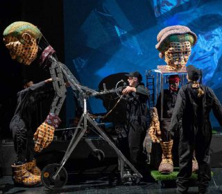 Robyn Orlin et la Handspring Puppet Company, Save the Pedestals!, 2018