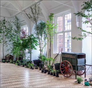 Ruth Ewan, Back to the Fields, 2015.