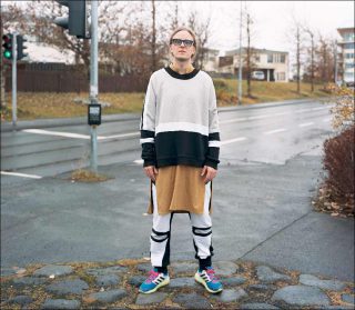 Benni Valsson, Nokkurs Konar Heimkoma - A sort of Homecoming, Styrmir Örn Gudmundsson, à Eidistorg, Reykjavik (détail), 2017.