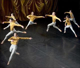 Merce Cunningham, Sounddance, 1975. Reprise de Petter Jacobsson et Thomas Caley (CCN - Ballet de Lorraine), 2019