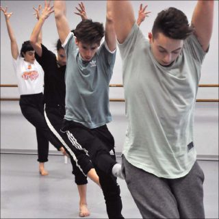 Josette Baïz (Cie Grenade) d'après Ohad Naharin (Batsheva - The Young Ensemble), Kamuyot (2003), 2018