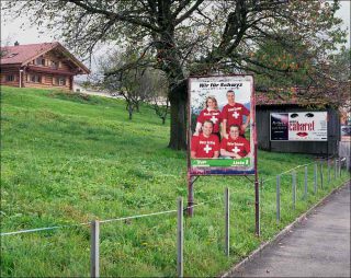 Nicolas Savary et Tilo Steireif, Wir für Schwyz / Nous, pour (le Canton de) Schwyz, série Kampagne, 2007.