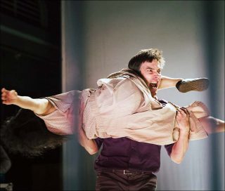 Wen Hui (Living Dance Studio) et Jana Svobodova, Ordinary People, 2017