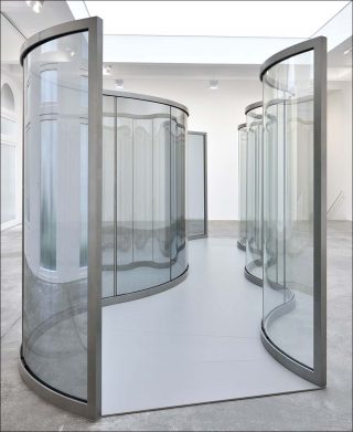 Dan Graham, Neo-Baroque Walkway, 2019.