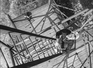 Vilmos Zsigmond, Betty sur l’escalier dans les collines de Bükk, Hongrie (détail).