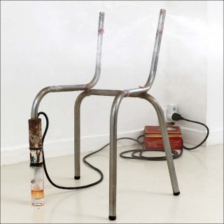 Arnaud Biais, Machine adolescente - La chaise qui fume, 2019.