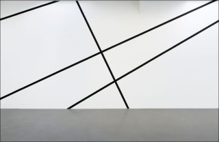 François Morellet, 4 lignes au hasard joignant les lettres D-A N-I E-L L-E (détail), 1977.