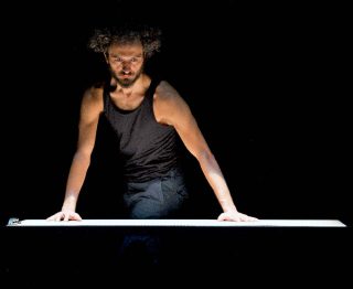 Christian Rizzo, Sakinan Göze çöp batar, 2012. Danse contemporaine. Durée : 50 min.